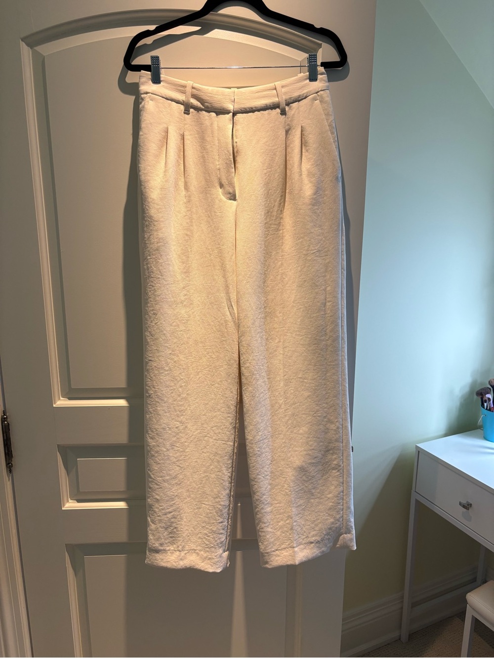 Wilfred Cream 'The Effortless Pant' High-Rise Trousers